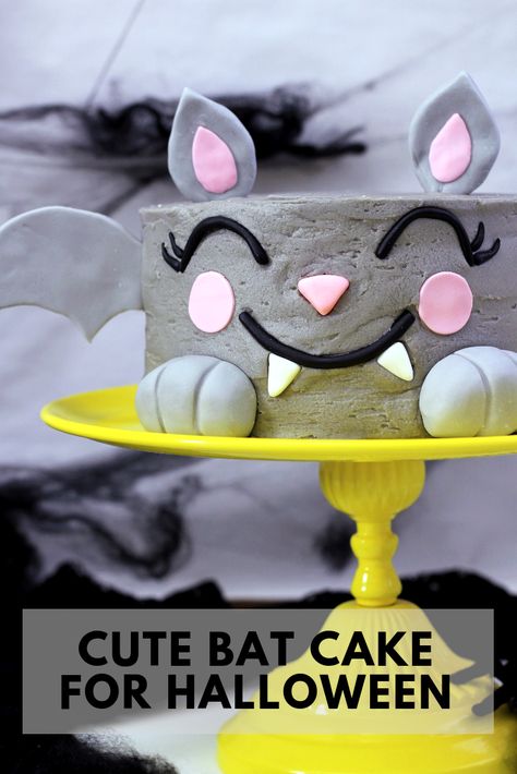 Greeting Halloween Card Cute Cartoon Bat With Pumpkin Ukrasheniya