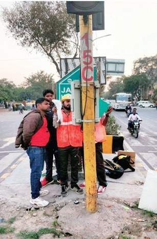 Next Gen Smart Traffic System For Noida Soon The New Indian Express Traffic Noida Traffic Signal