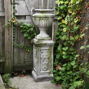 Pin By Tracy Cullen On Gardening In 2020 Urn Planters Planters Wall Planter