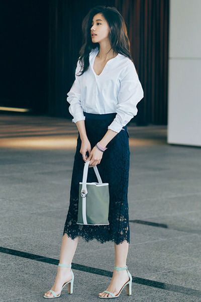 5月の最新ファッションコーデおすすめ44選 レディース春夏の服装特集 Oggi Jp 白シャツコーデ レディース ファッション シャツ 白 レディース 5月の最新ファッションコーデおすすめ44選 レディース春夏の服装特集 Oggi Jp 白シャツコーデ レディース ファッション シャツ 白 レディース