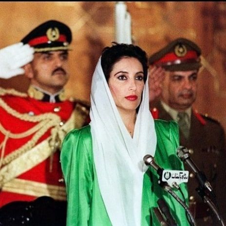 First Female Prime Minister Of Pakistan Benazir Bhutto Google Search Women In History Influential Women Powerful Women
