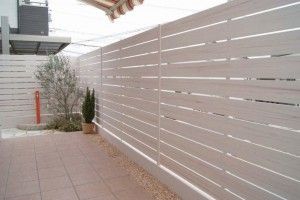 目隠しフェンス Modern Roofing Diy Backyard Landscaping House Exterior 目隠しフェンス Modern Roofing Diy Backyard Landscaping House Exterior