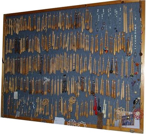 Garispace 12pcs Danish Style Bobbin Lace Weaving Tool Kit Portable Lace Bobbins Craft Wood Lace Making Weaving Tools for Beginners