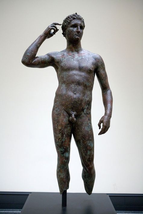 Risalente statue di bronzo