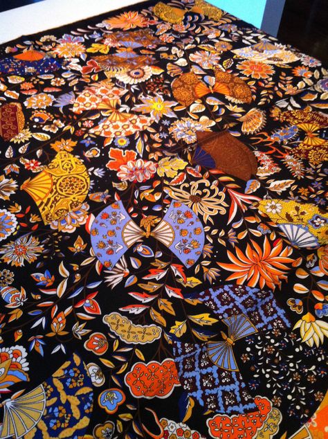 BN top quality14 mommes twill silk square scarf 90cm X90cm with hand rolled hems