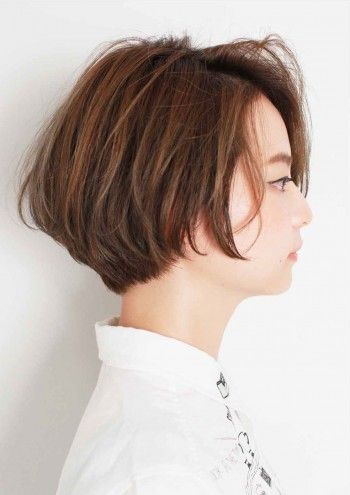 前髪長めのべーシックなグラボブスタイル Salon Style ショートのヘアスタイル 髪型 ボブ 美髪