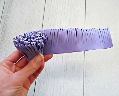 Paper Flower Centers 5 Ways To Make Centers For Giant Flowers Giant Paper Flowers Diy Giant Paper Flower Tutorial Paper Flowers Diy