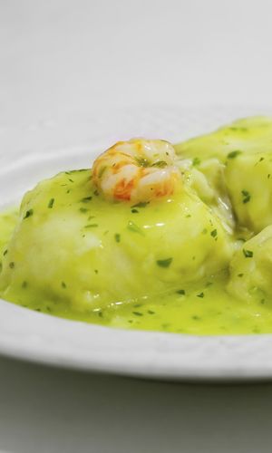Rodajas De Merluza En Salsa Verde Receta Salsa Verde Para Pescado Salsa Verde Salsa Para Pescado