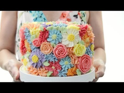 Pin De Jackie Daniel Em Cooking Deserts Arabescos De Chocolate Decoracao De Bolo Decoracao De Bolos