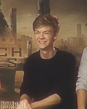 Okay If I Ever Need To Smile To Get My Picture Taken Make Me Look At This For Five Seconds Beforehand Thomas Sangster Thomas Brodie Sangster Thomas Brodie