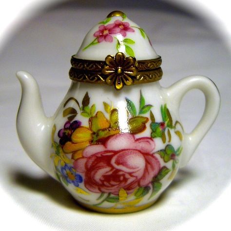 teapot called selfish decorated with Macaroons Limoges porcelain teapot painted by hand Teapot tea pot