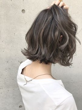 切り っ ぱなし ミディアム パーマ