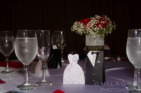 Table setting for engagement party. We used the colors red, black ... Table setting for engagement party. We used the colors red, black ...