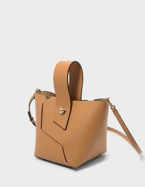 charles and keith mustard bolsa