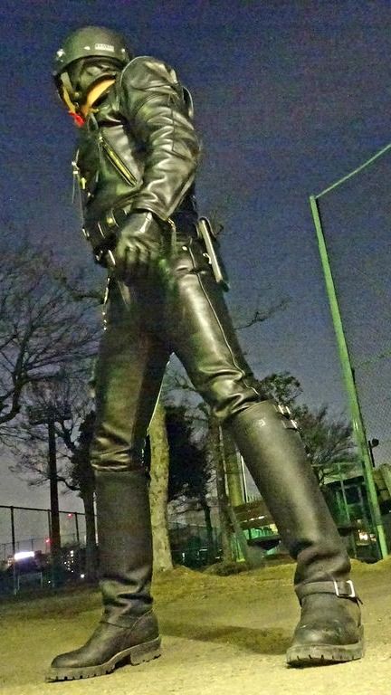 Leather And Uniform Master In 2020 Leather Men Boots Men