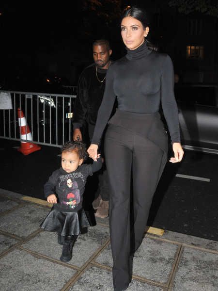 Promi Kinder Die Mal Genauso Beruhmt Werden Wie Ihre Eltern Kim Kardashian Kanye West Modeideen Gangster Hochzeit