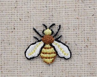 Embroidered Iron-On Applique Bumble Bee 3//4 inch
