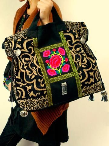 Hand Made bag Embroidery Tote BagObliquely across the bagCasual bagsFashion bagTravel packageDual-purpose bagShop tote bagWomen bag