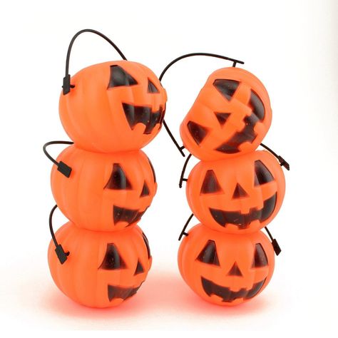 Pumpkin Candy Holder 12 Mini Trick-or-treat Halloween Candy Bucket:Orange R TOOGOO Pumpkin Candy Holder 12 Mini Trick-or-treat Halloween Candy Bucket:Orange R TOOGOO