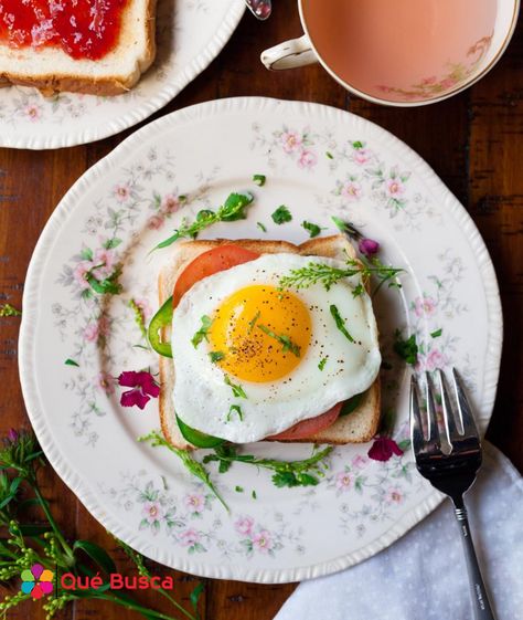 desayunos saludables con huevo y pan