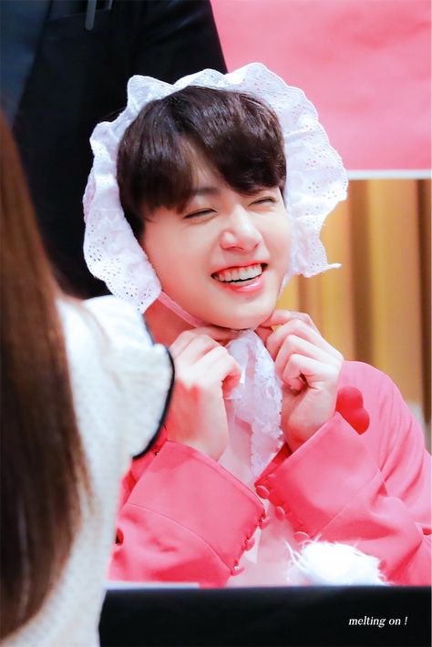 グク 可愛い のアイデア 41 件 グク ジョングク Bts ジョングク グク 可愛い のアイデア 41 件 グク ジョングク Bts ジョングク