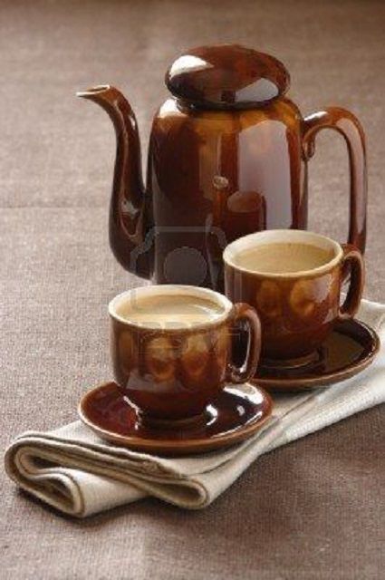 Iki Kahverengi Seramik Bardak Kapucino Ve Kahve Tuval Kahverengi Tuval Uzerine Coffee Lover Coffee Love Coffee Cafe