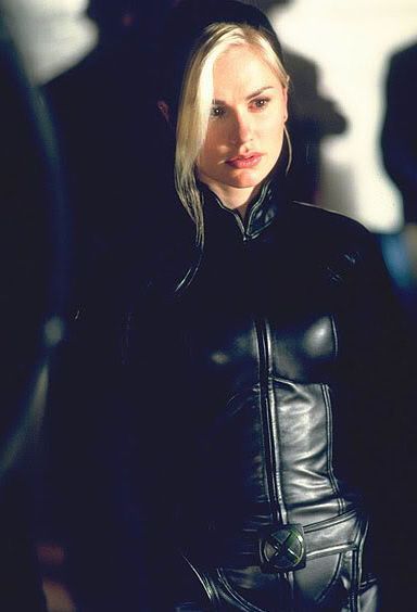 Marie D Ancanto Rogue Anna Paquin In X2 X Men United 2003 X Men Rogue Cosplay X Men Evolution