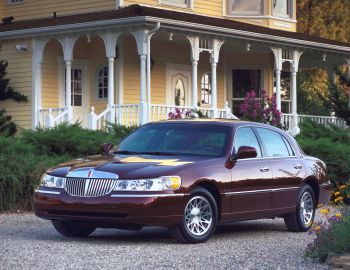 1998 2002 Lincoln Town Car Lincoln Town Car Car Photo