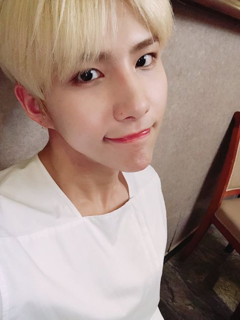 wow kim seyoon a c e boy groups best night my wow kim seyoon a c e boy groups best night my