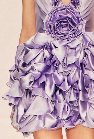 Pin Di Mari Sten Su Bello Lavander Moda Viola Stile Di Moda Vestito Viola