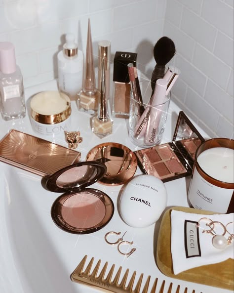 I have rosacea and tested 27 formulas to find the best makeup products for redness. Keep reading to see my recommendations. Luxury Makeup, Luxury Beauty, Best Foundation For Combination Skin, Beauty Skin, Beauty Makeup, Eye Makeup, Chanel Beauty, Makeup Tarte, Ulta Makeup