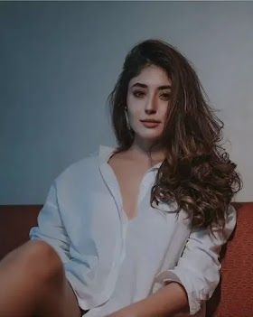 Ananya Pandey Biography Age Affairs Boyfriend Family Height Education More Kritika Kamra Indian Actress Pics Actress Pics