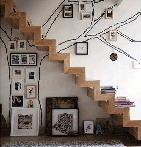 Le migliori 34 immagini su Scale | Progettazione scale Mensola portaoggetti con gradino piani Understairs Scaffale