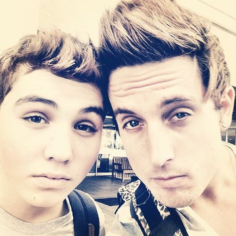 cine este dating o2l dating de la camping