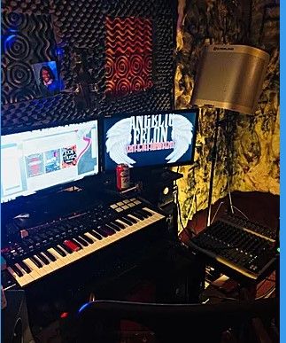 Record labels looking for female rappers