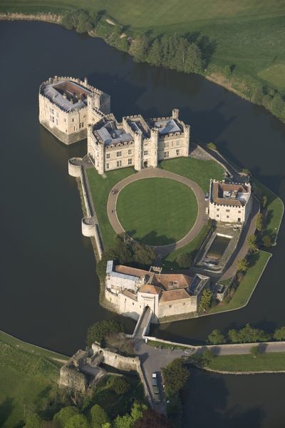 Print Of Leeds Castle 24978 031 In 2021 Leeds Castle British Castles Castle