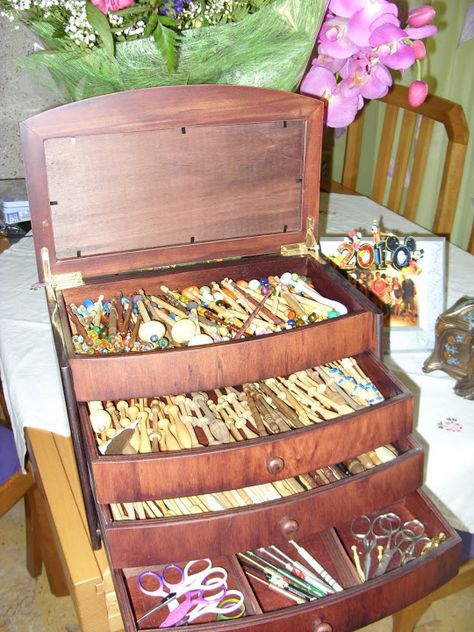 Garispace 12pcs Danish Style Bobbin Lace Weaving Tool Kit Portable Lace Bobbins Craft Wood Lace Making Weaving Tools for Beginners