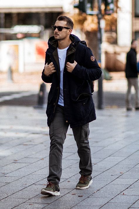 Er Saut Seine Jeans Voll Er Saut Seine Jeans Voll
