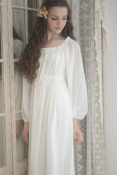 Vintage White Cotton Nightgowns Vintage White Cotton Nightgowns