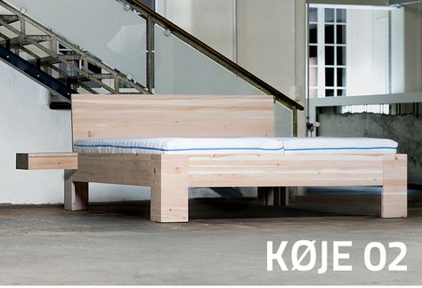 Astfreies Zirbenbett Die Zirbe oder Arve wächst im Hochgebirge - schlafzimmer aus zirbenholz Astfreies Zirbenbett Die Zirbe oder Arve wächst im Hochgebirge - schlafzimmer aus zirbenholz