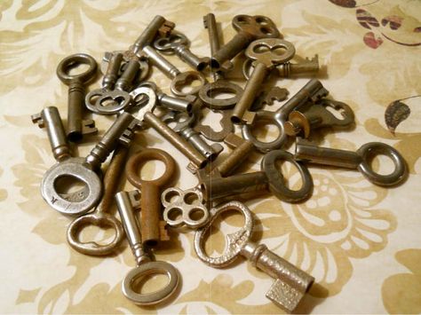 70pc Antique Vintage Old Look Bronze Skeleton Keys Fancy Heart Bow Pendant Decor
