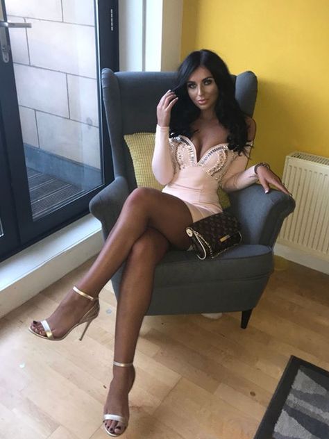 Tranny hot legs and highheels