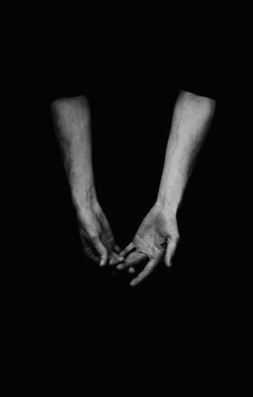 Alexandra Catiere Nobody Believes That I M Alive Hand