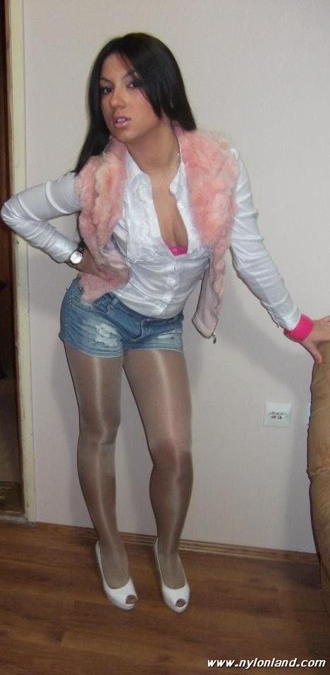 Play Super Granny Winter Wonderland Shiny Pantyhose She Loves