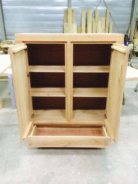 Massief eiken kast 160x130cm | Meubels, Massief eiken, Kast
