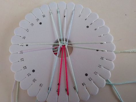 100均ダイソー 組み紐メーカーでハート模様ブレスレットを手作り 編み方 作り方 イクジラ ミサンガ 作り方 ハート 組み紐 手作りプレゼント アイデア 100均ダイソー 組み紐メーカーでハート模様ブレスレットを手作り 編み方 作り方 イクジラ ミサンガ 作り方 ハート 組み紐 手作りプレゼント アイデア