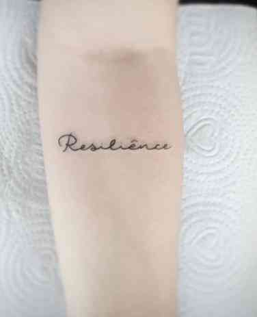 40 Minimalist One Word Tattoo Ideas That Are Beautiful On Every Woman Wanderlust Tattoos Discreet Tattoos Adventure Tattoo