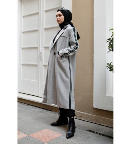 2020 Yili Kaban Modelleri Tesetturluler Icin De Uygun Moda Stilleri Moda Siyah Kazak