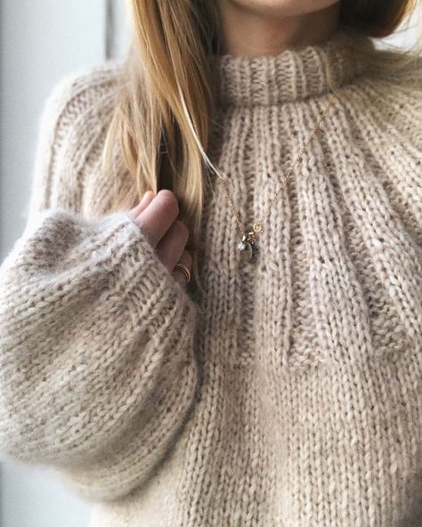 100+ Strikking knitting ideas in 2020 | knitting, knitting Genser strikket ovenfra ned til en fireåring. Garn Nalle