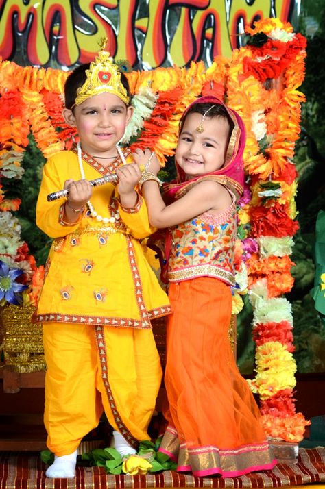 photo of lord krishna in his childhood pic of lord krishna childhood